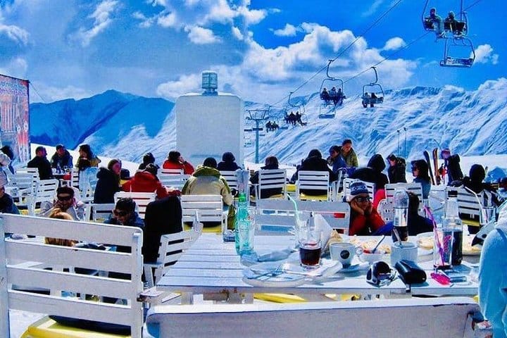 4 Full days in Georgia with private tour, free aiport