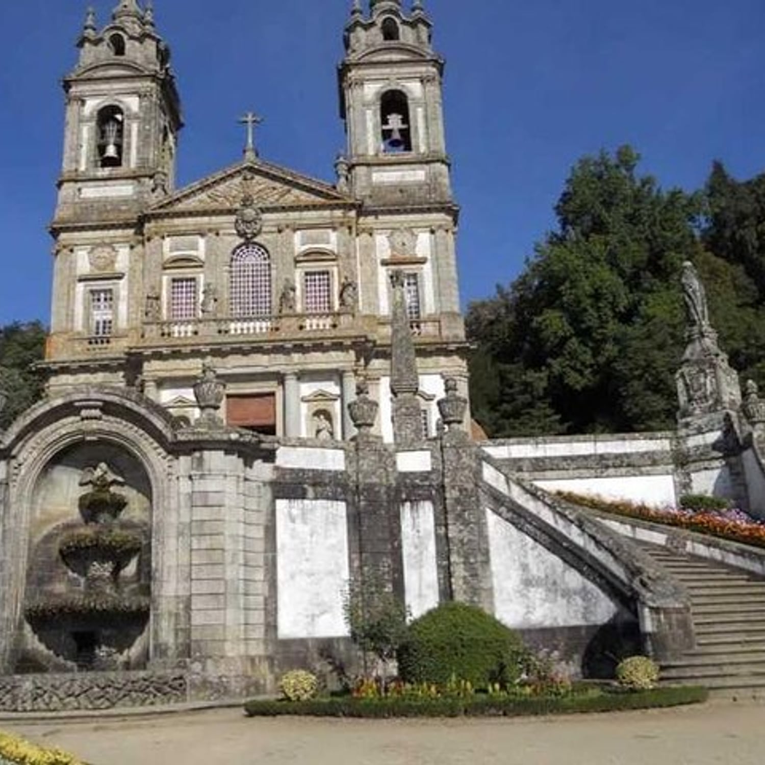 Braga and Guimarães Private Tour From Porto