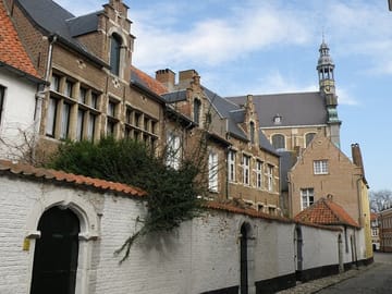 Fairytale Lier: Zimmer Clock, Gothic Treasures & Beguinage Charm