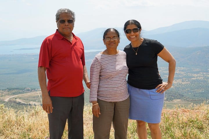 2 Days Private Tour: Delphi - Mycenae & Corinth  4