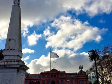 Walking Tour of Historic Plaza de Mayo in Buenos Aires