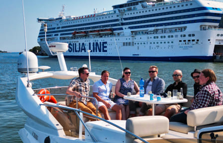 Private Yachting Tour of Helsinki's Scenic Archipelago