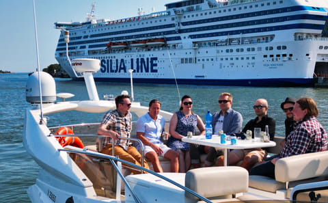 Private Yachting Tour of Helsinki's Scenic Archipelago