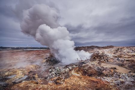 Private Reykjanes Peninsula Tour: Volcanoes, Hot Springs & Cliffs