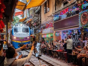 Half-day/Full-day Tour: City Sights,Incense Village &Train Street