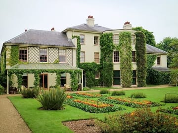 Private Day Trip to Darwin's Down House from London