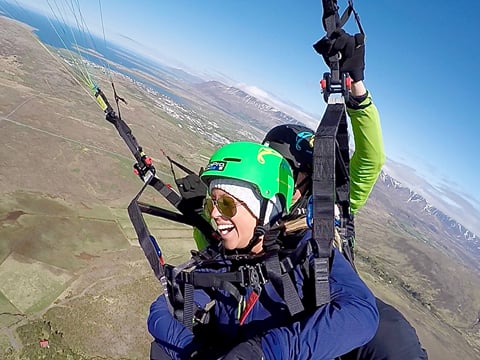 Tandem Paragliding over the Rugged Lava Fields at Blue Mountains, photo 5