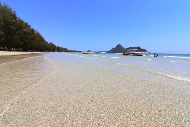 Stunning Prachuabkirikhan & Ao Manao - the City of Three Bays Private Tour from Hua Hin photo 3
