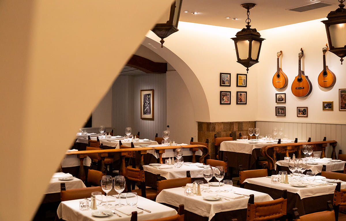 Lisbon Afternoon: Private Tour with Monuments and Fado Dinner