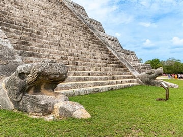 Small Group tour to Chichen Itza early arrival Ekbalam and Cenote