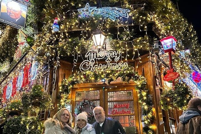 Christmas Lights London Taxi Tour with Hotel Pickup