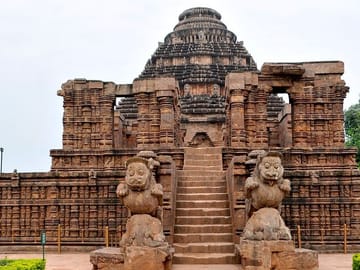 Full Day Tour of Konark Temple and Chilika Lake from Bhubaneswar