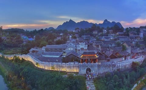 Private Guiyang Day Tour of Qingyan Ancient Town and Qianling Park