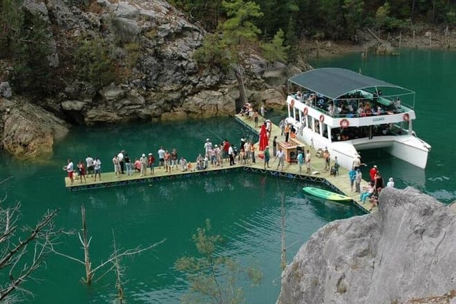 All Inclusive Green Canyon Boat Tour with Lunch and Soft Drinks 7