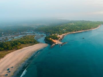 Private Transfer from Trincomalee to Colombo Airport with Stops