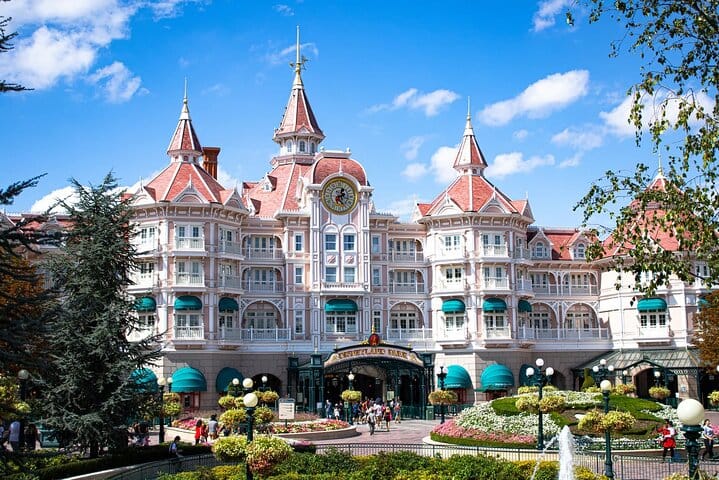 Paris Two way Private return Transfers to Disneyland  10