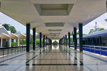 Private Kuala Lumpur Discovery Tour with KL Tower Skydeck & Skybox Visit