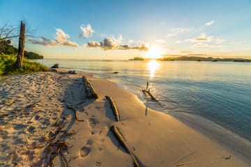 Yogyakarta Day Trip: Explore Hills and Gesing Beach