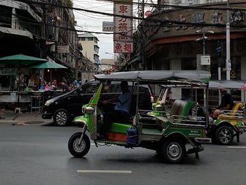 Talad Noi and Chinatown 6-Hour Walking Tour in Bangkok