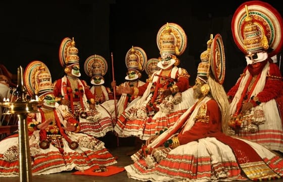 Enchanting Kerala: Tea Estate, Spice Plantation & Backwater Tour