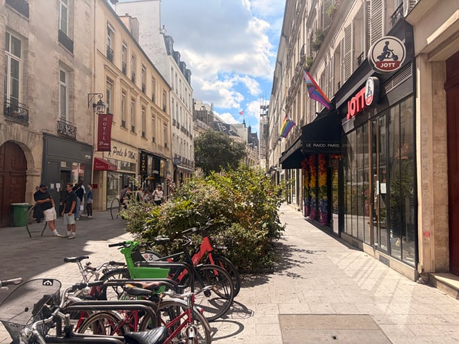 Private Le Marais Tour: Food, Fashion & Hidden Paris