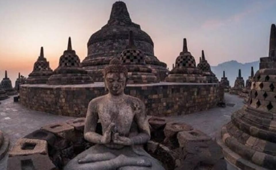 Private Full Day Tour of Borobudur, Prambanan, and Palace in Yogyakarta