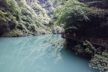Baofeng Lake and Zhangjiajie Glass Bridge Day Tour
