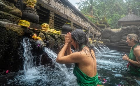 Tirta Empul Water Purification Tour in Ubud, Indonesia
