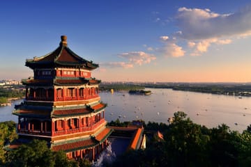 Cruise to Summer Palace with Imperial Meal Experience and Panda House Visit