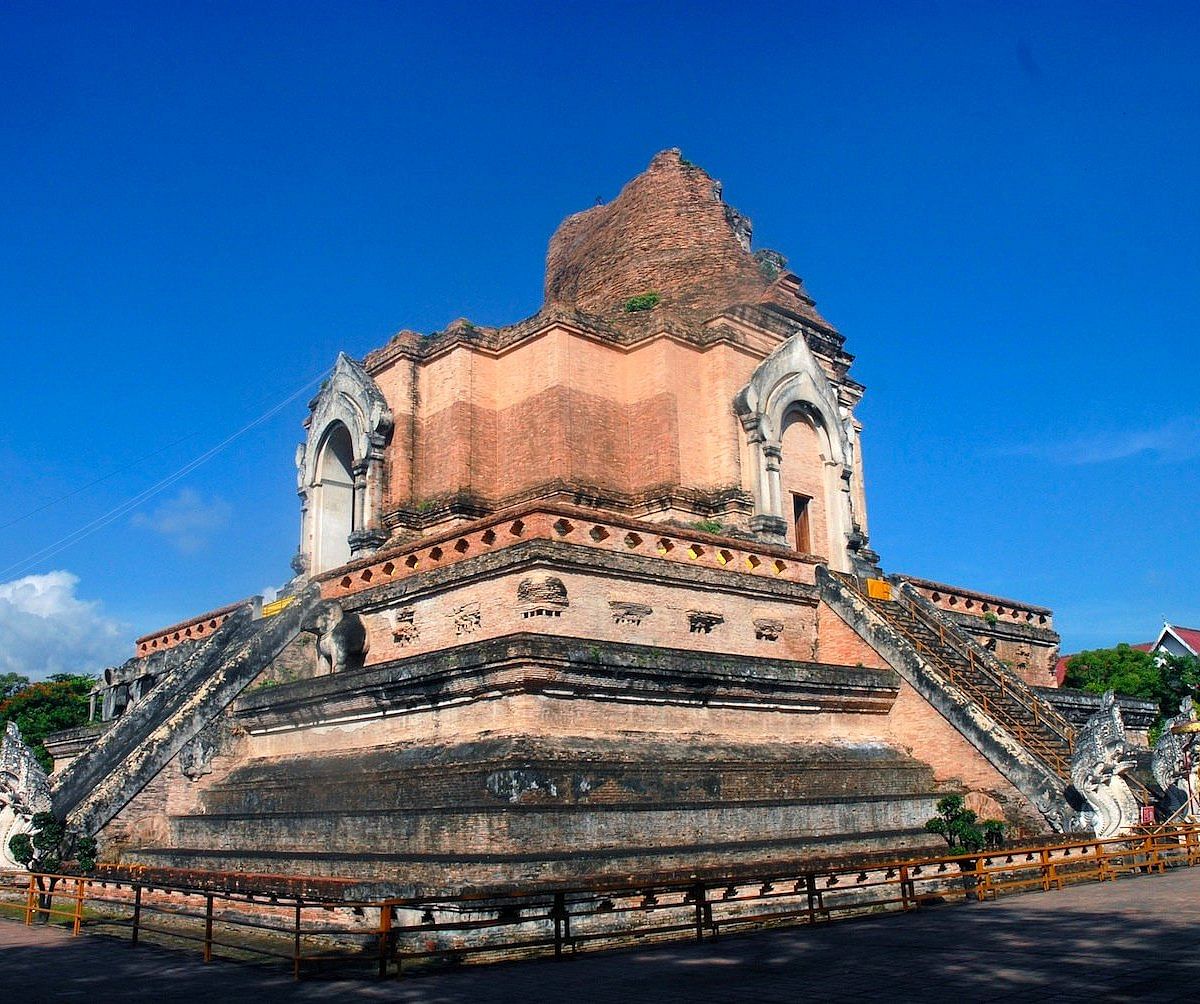 Chiang Mai Temple Tour: Explore Wat Doi Suthep, Chedi Luang & Pha Lat