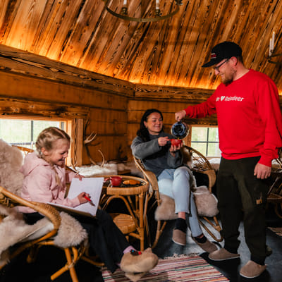Taava Reindeer Farm – Reindeer & Lapland Traditions Year-Round