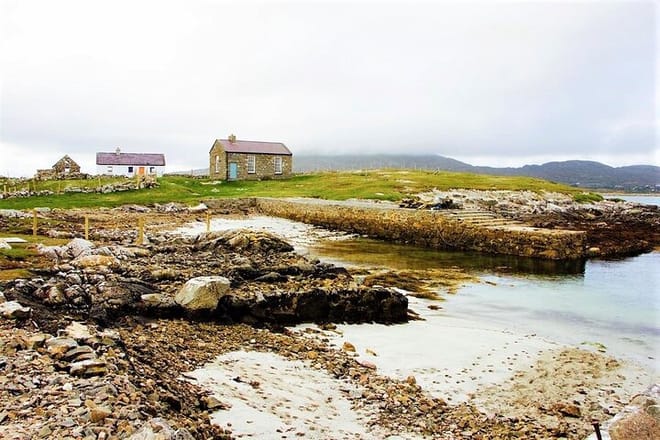 Sea kayaking in Roundstone Bay. Galway. Guided photo 6