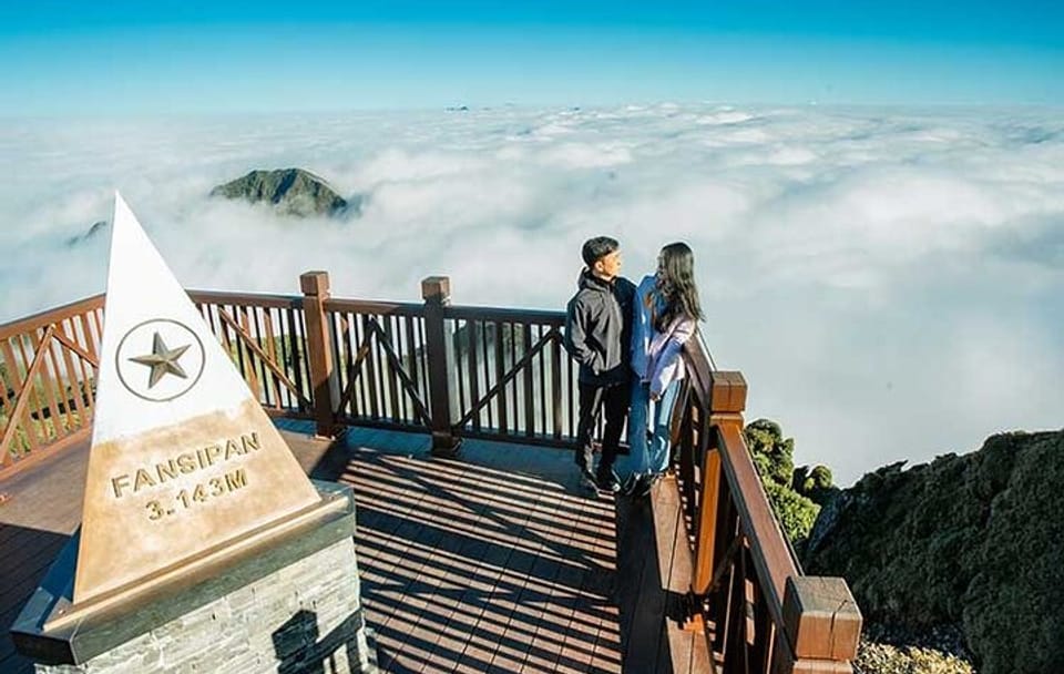 2 Days Sapa Tour with Fansipan Peak by Cabin Bus from Hanoi