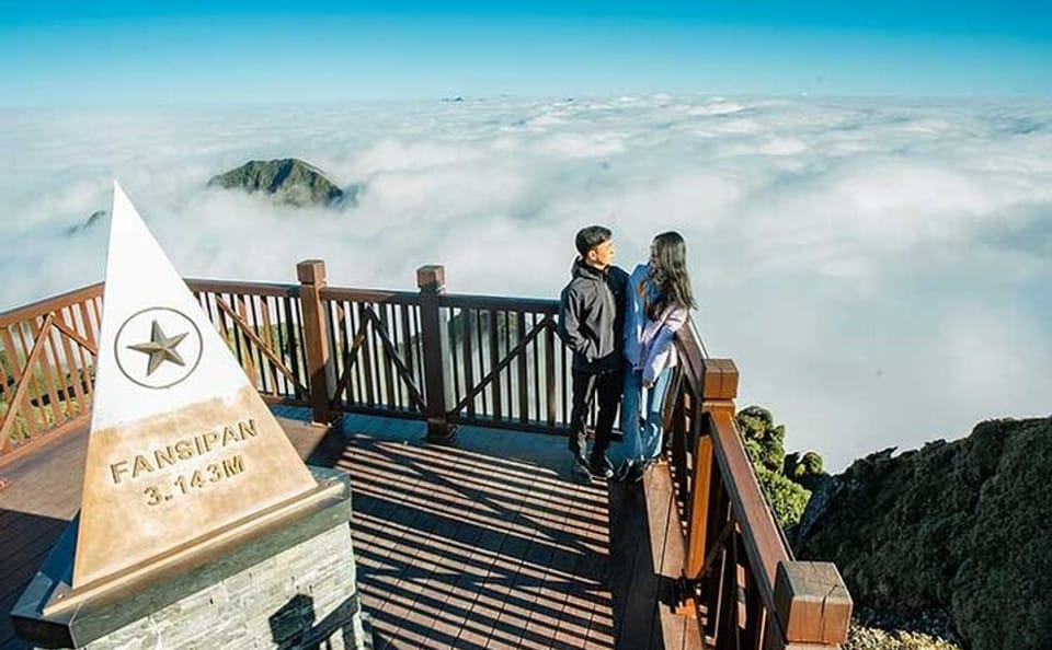 2-Day Sapa Tour with Fansipan Peak Hike from Hanoi