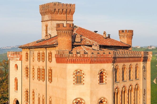 One Day Private Tour of Alba City of Wine and Truffles photo 3