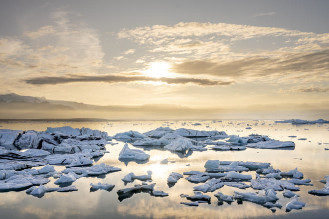 Jökulsárlón Zodiac Boat & Glacier Hike photo 4