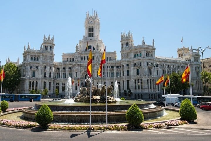 Private Tour of Madrid with chauffeur -3 hours 3