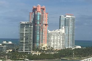 75 min Miami Skyline Cruise on Biscayne Bay with Drink