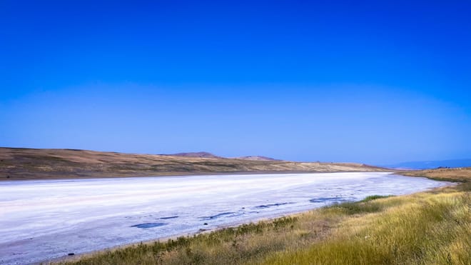 Tbilisi: Private Tour to Rainbow Mountains – David Gareja – Semidesert – Lake 6