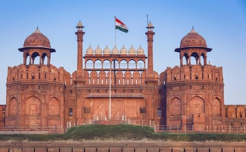 Golden Triangle Tour with Agra, Alappuzha, and Abhaneri