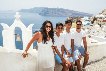 Private 6-Hour Cultural Tour of Santorini's Highlights