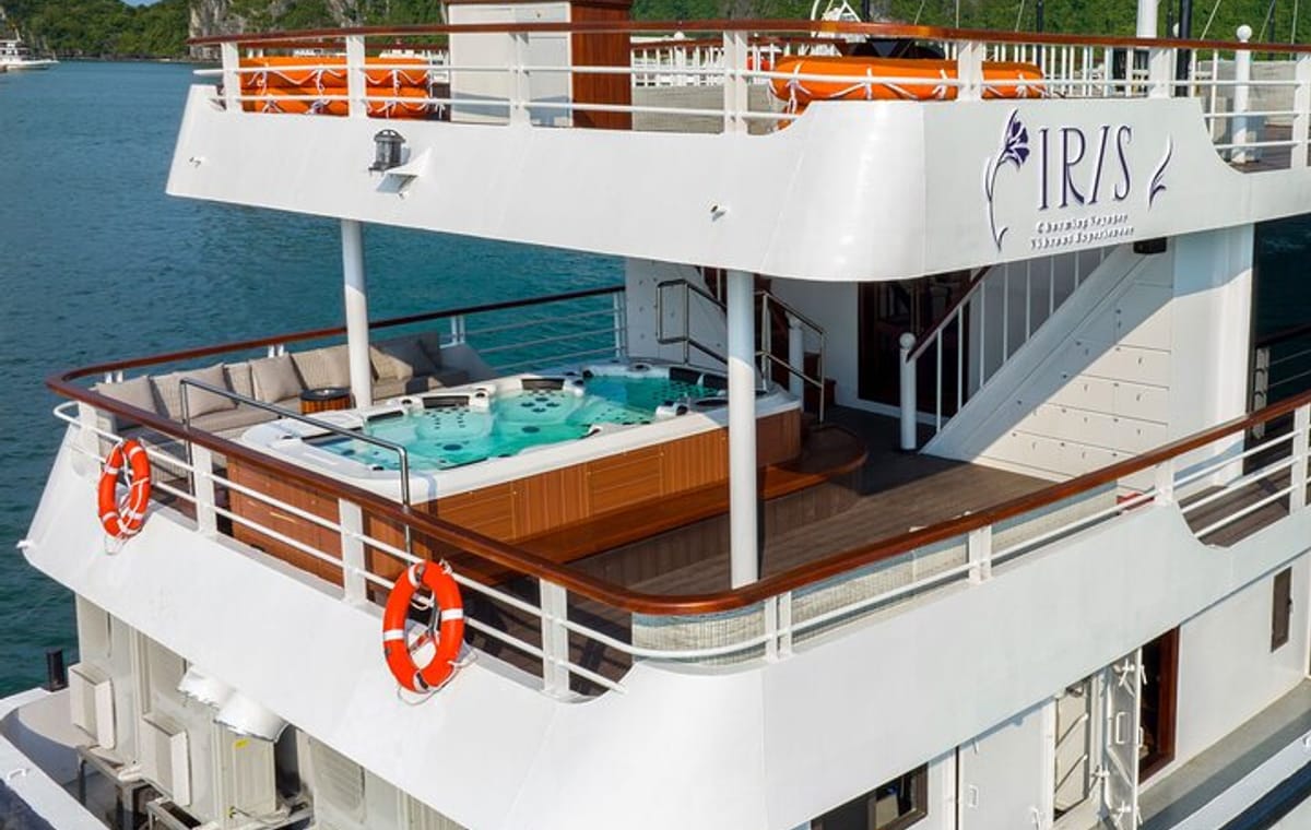IRIS Luxury Halong 1 Day on Cruise From Hanoi with Lunch
