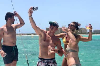 Catamaran VIP Afternoon Delight: Lunch & Snorkeling