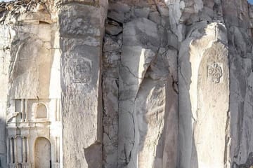 Petroglyphs and Sillar Rock Formations Tour in Arequipa