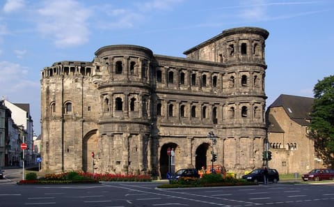 Private Guided Tour of Trier's Porta Nigra and Cathedral