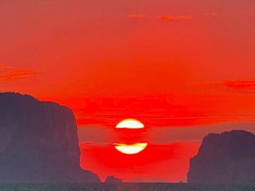 4 ISLANDS SUNSET – Small Group Tour 12 Guests