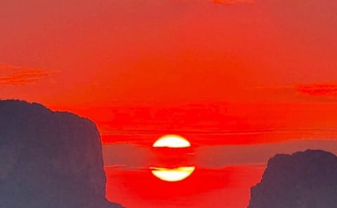4 ISLANDS SUNSET – Small Group Tour 12 Guests