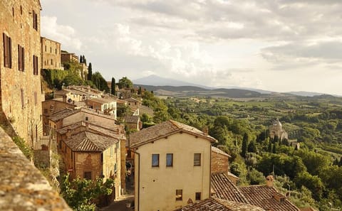 Private Historic Walking Tour of Montepulciano, Italy