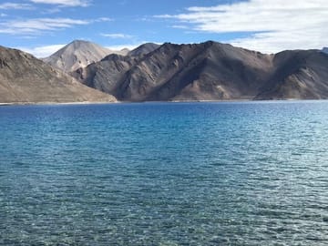 Pangong Lake Day Tour from Leh with Guided Experience