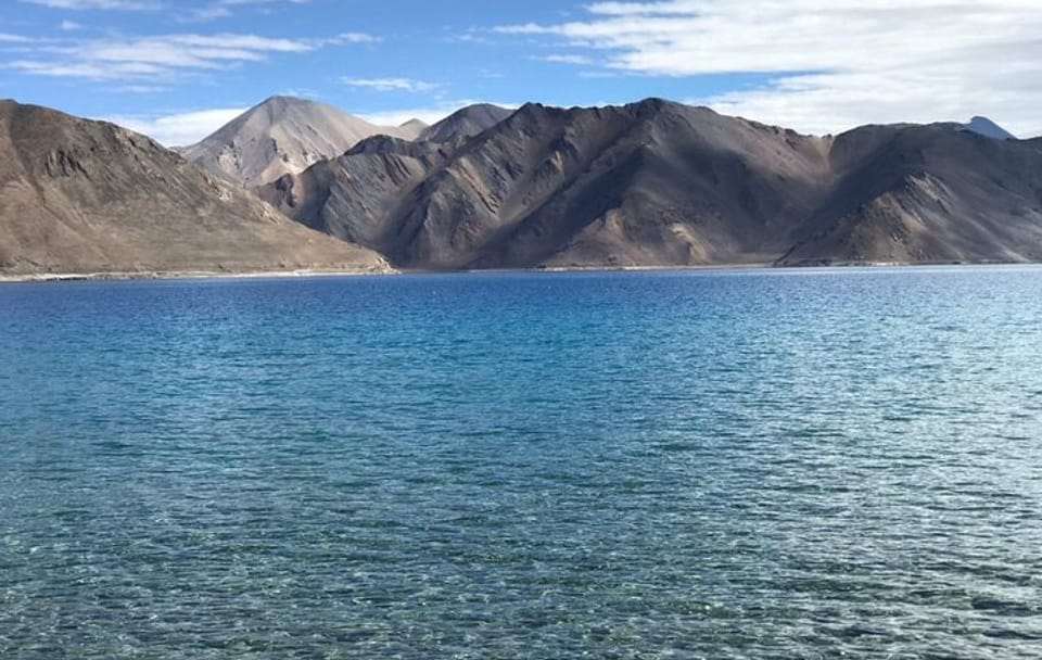 Pangong Lake Day Tour from Leh with Guided Experience